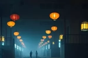 首屏主推影片《长夜将尽》横版剧照，夜色里的城市高架与一排暖黄路灯